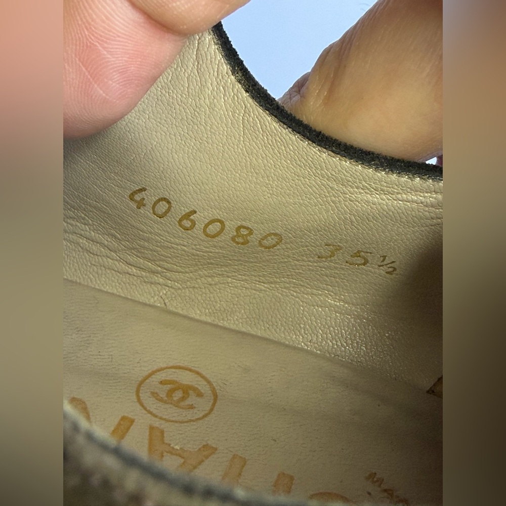Chanel Brown Suede Lace-up Loafers Featuring a Stitched CC Logo Size 35.5 - Picture 9 of 10